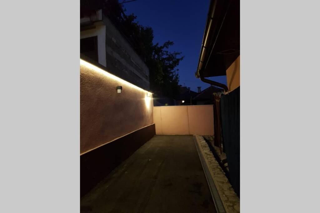 Apartman Sa Garazom I Internetom Saraievo Exterior foto