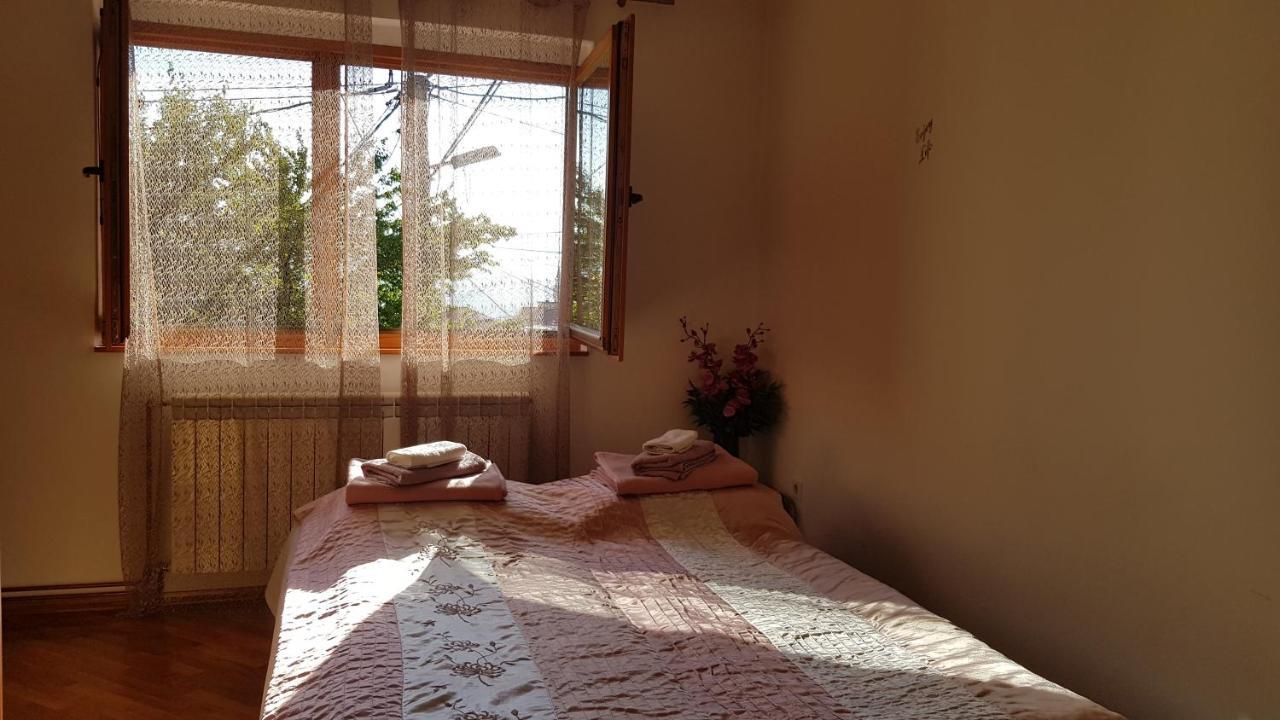Apartman Sa Garazom I Internetom Saraievo Exterior foto